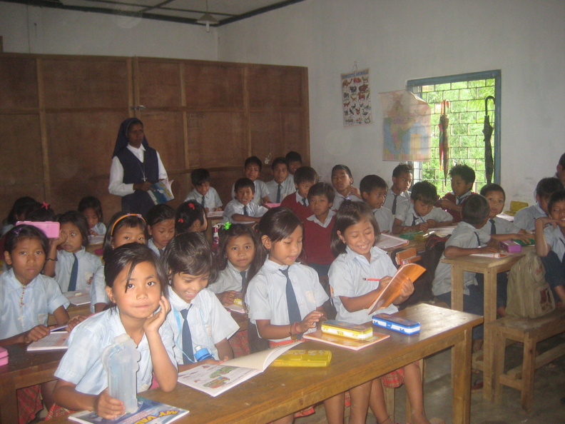 Bambini della scuola dell'infanzia, Pongchau, Arunachl Pradesh -  Giugno 2014
