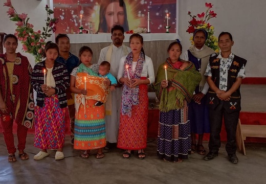 Battesimo dei bambini della zona, Pongchau, Arunachal pradesh - 2019