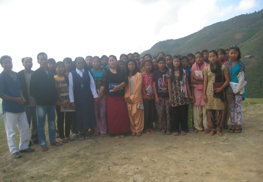 Catechisti con i ragazzi, Pongchau, Arunachal Pradesh - 2018