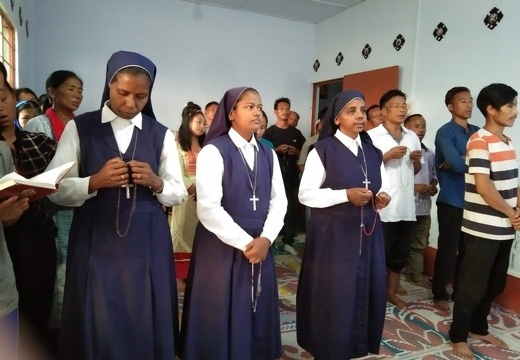 Santo Rosario con la gente della zona, Pongchau, Arunachal Pradesh - 2020