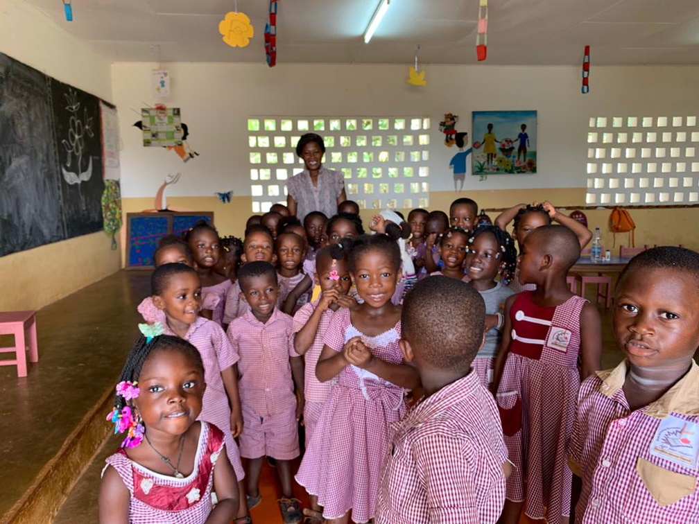 Bambini della Scuola Materna con la maestra Emilie- 14 marzo 2021