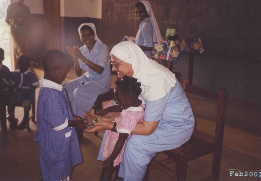 Scuola materna “Carlo Borromeo” , Tabou - febbraio 2001