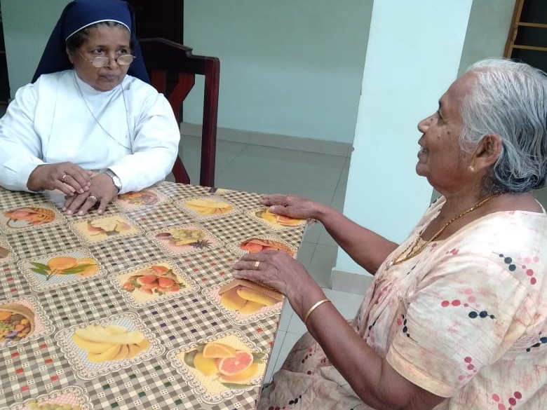 Karunyabhavan a casa di accoglienza per persone anziane.